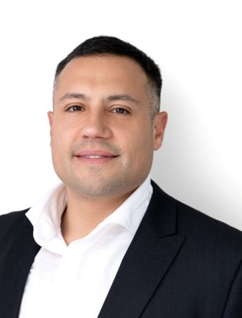 Portrait Chris Toro - Whale Logistics Australia